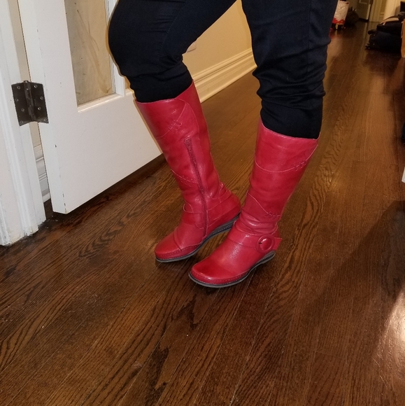 Red Boots - Picture 2 of 7